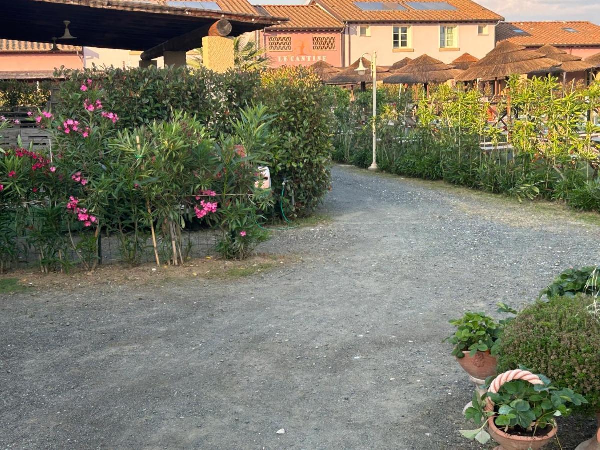 Fattoria Palazzeta - Pet & Family Friendly Aparthotel Cecina  Exterior photo